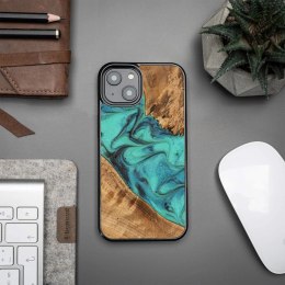 Etui Bewood Unique Turquoise z drewna i żywicy na iPhone 15 - turkusowo-czarne