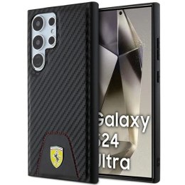 Etui Ferrari Carbon Stitched Bottom na Samsung Galaxy S24 Ultra - czarne